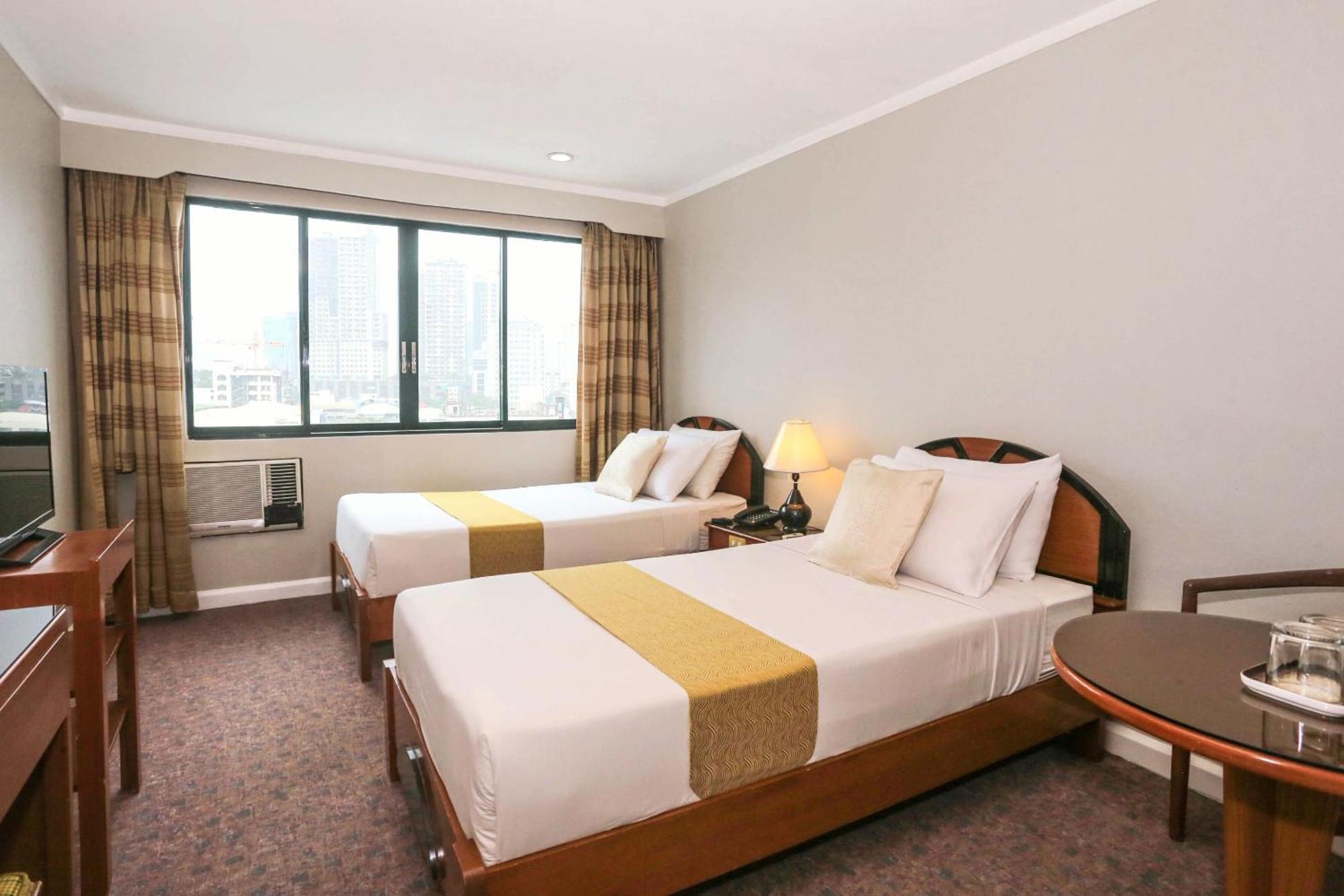 Holiday Plaza Hotel - Cebu Esterno foto