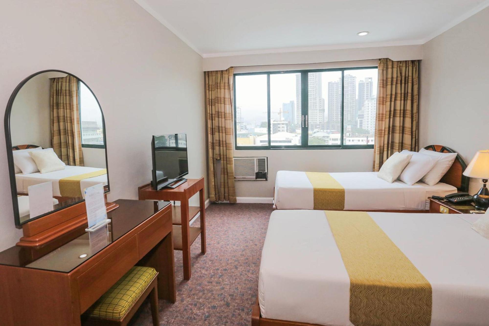 Holiday Plaza Hotel - Cebu Esterno foto